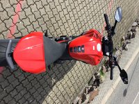 Ducati Diavel V4 rot mit nur 500km